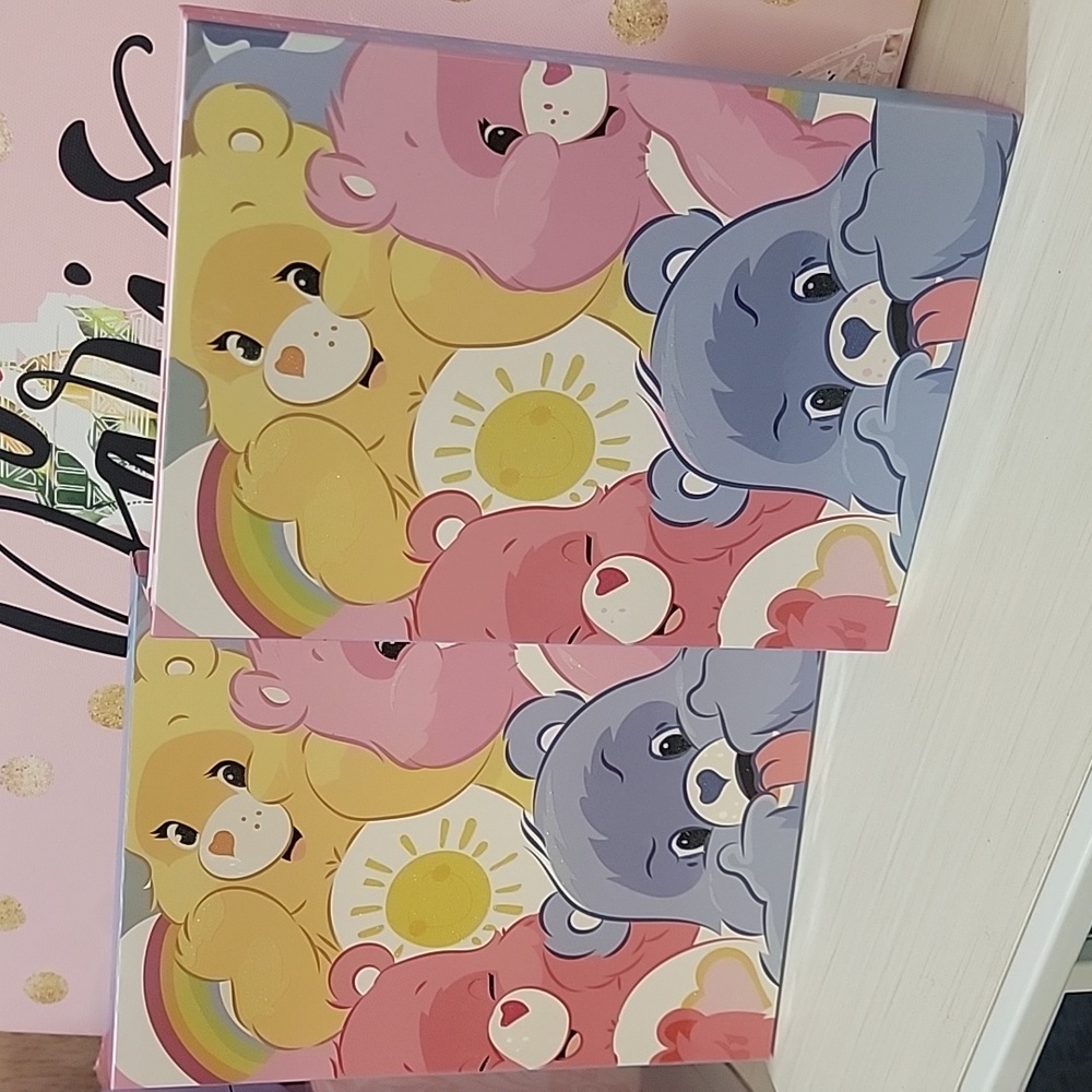 BEAUTIFUL CARE BEARS BOOK EYESHADOW PALLETE
